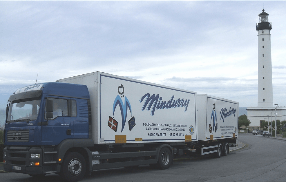camion et remorque de l'entreprise Mindurry Déménagement